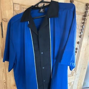 𝅺HILTON Vintage BOWLING SHIRT, Short Sleeve, Blue/Black, Embroidered, Size XL